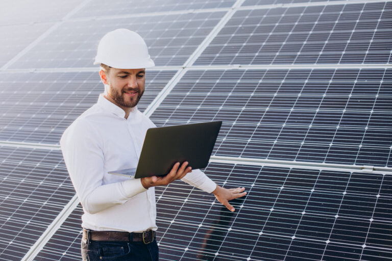 Por que sua franquia de energia solar precisa de um sistema de gestão eficiente