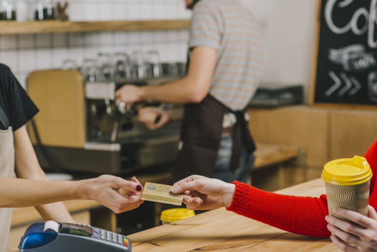Melhore a eficiência de sua unidade de Food: Checklist para a implantação de um sistema funcional