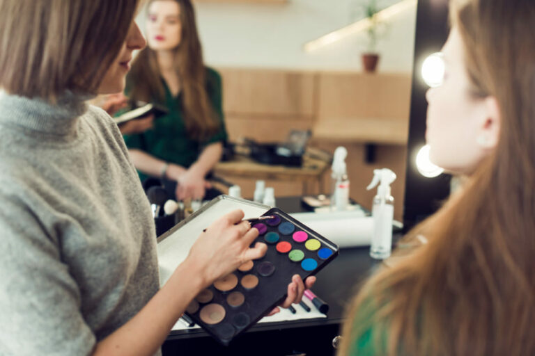 7 Benefícios do Sistema de Gestão para redes de Beleza
